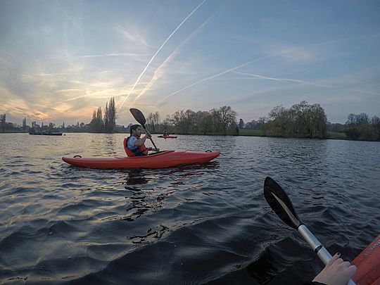 THEY CANOE WE WOULD LOVE IT AND THEY WERE RIGHT 🏃🏼‍♀️🏃‍♂️🛶🛶