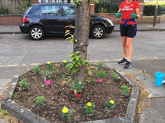 Was it Jim or was it Jen, bent that little trowel just then?