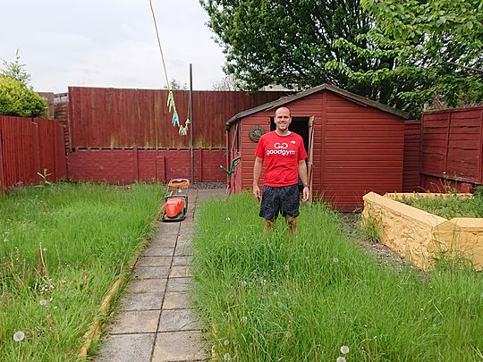 Brillo times in the kitchen and even mow in the garden.