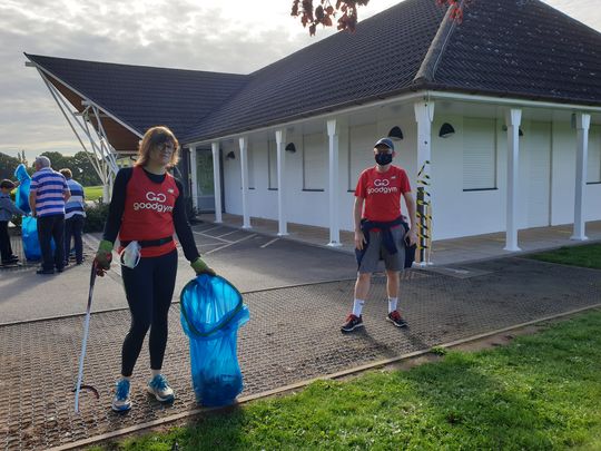 Super Sunday supporting, socialising and tidying up the Memorial Park.