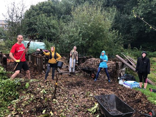 Too-mulch-ous apple-aus