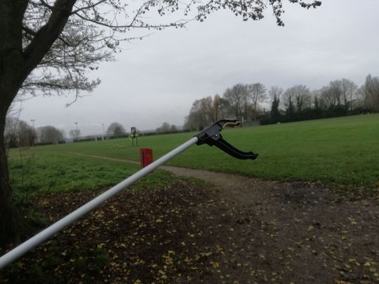 Rose Hill Litter picking and chalk drawing at local park