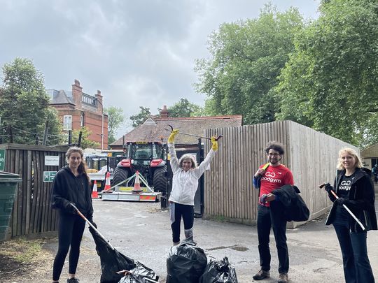 A rainy Sunday morning litter pick 🗑 ♻️ 