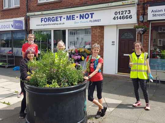 Don’t forget-me-pots!