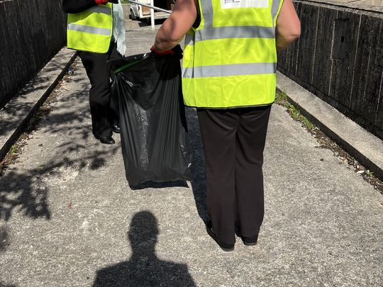 Lunch time litter pick 