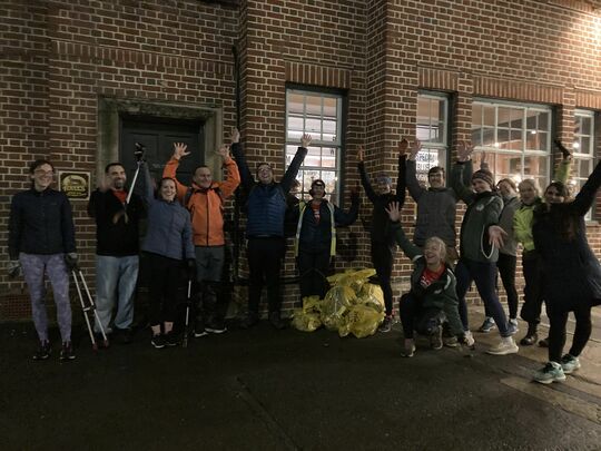 Arms Up if you Love a Litterpick