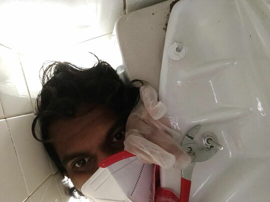 New skill unlocked: Fixing a toilet seat