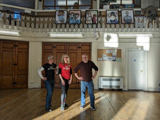 3 fantastic goodgymers faced the challenge of the tables and chairs