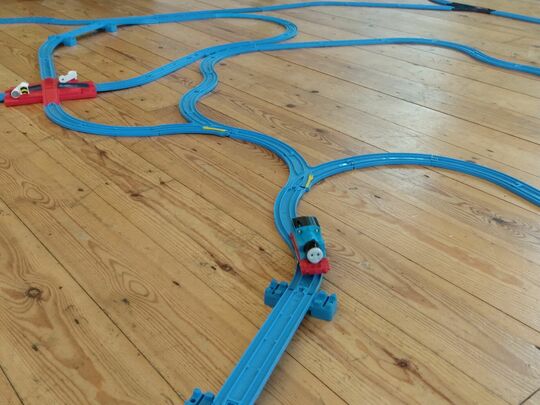 Loop track