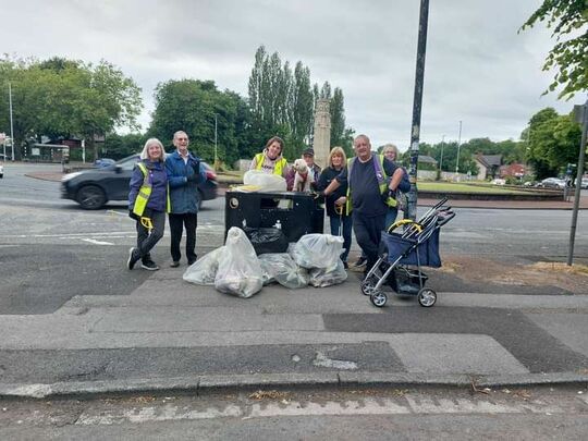 Litter picking with Friends if Davyhulme Park