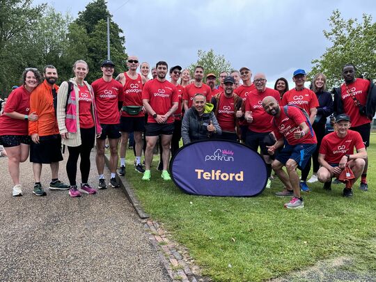 Bringing the GoodGym sunshine vibe to a lovely (rainy) parkrunday