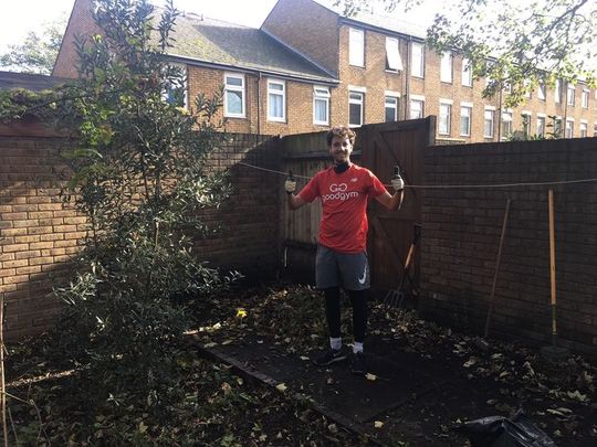 Leaf-ing the garden nice and tidy 