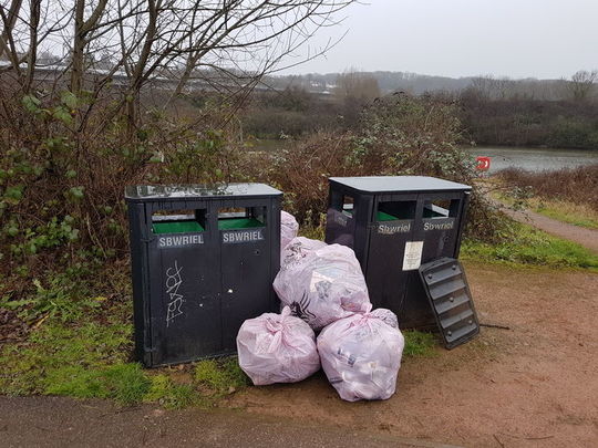 The Fellowship of the Litterpickers... We're all Baggins